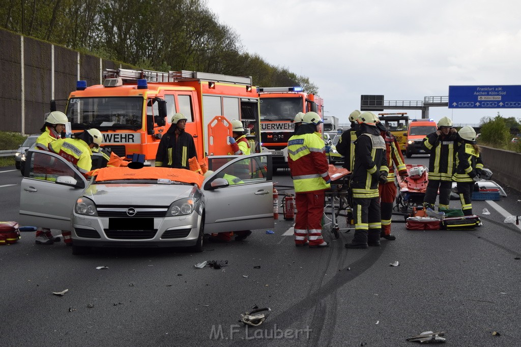 VU Auffahrunfall A 3 Rich Oberhausen kurz vor AS Koeln Dellbrueck P024.JPG - Miklos Laubert